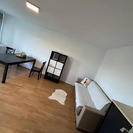 Apartment Moeblierte Im Herkules Neuehrenfeld
