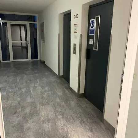 Daire Moeblierte Im Herkules Neuehrenfeld