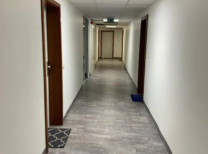 Apartment Moeblierte Im Herkules Neuehrenfeld