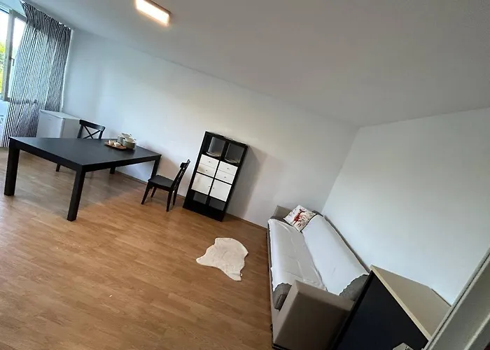Appartement Moeblierte Im Herkules Neuehrenfeld
