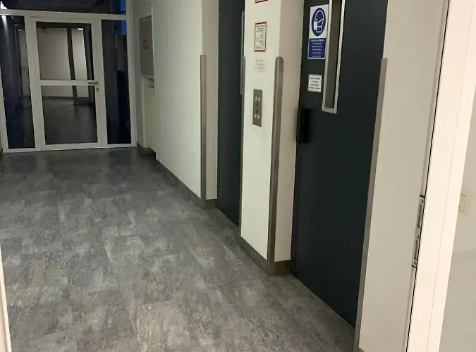 Appartement Moeblierte Im Herkules Neuehrenfeld