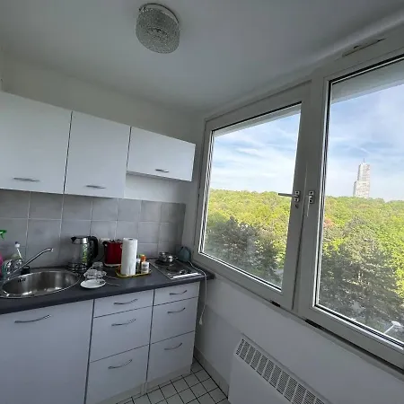 Moeblierte Im Herkules Neuehrenfeld Кёльн