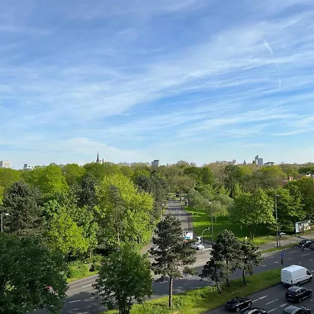 Moeblierte Im Herkules Neuehrenfeld * ケルン